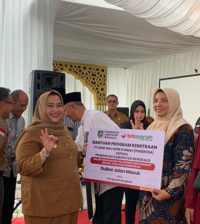 STIE Syariah Terima Bantuan Pembangunan Duiker Dari Bank Riau Syariah 
