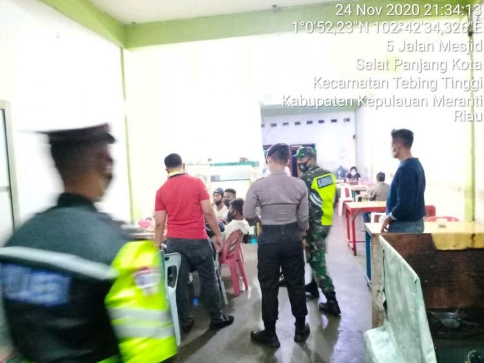 Anggota Danramil 02/TT Kembali gelar Patroli Gakplin Protokol Kesehatan.