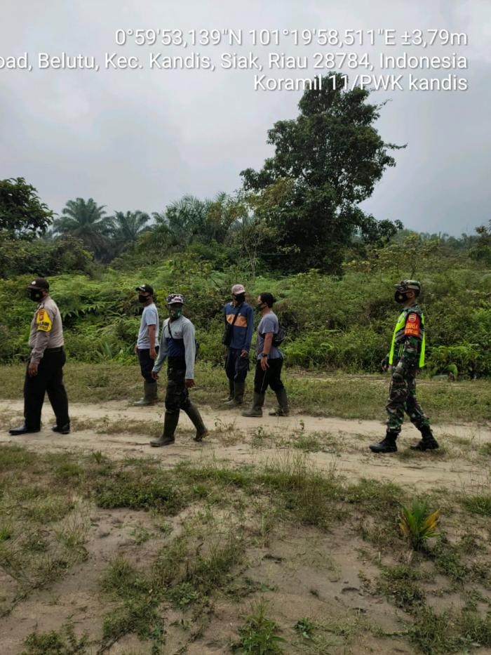 Cegah Kebakaran, Babinsa Kampung Jambai Makmur Giat Lakukan Patroli Karlahut