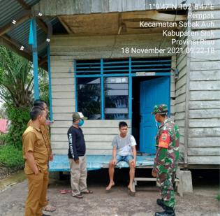 Cegah Covid 19, Sertu Muhajirin Kembali Gelar Operasi Prokes Di Kampung Selat Rempak