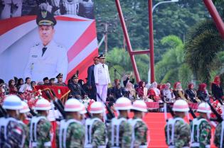 Wabup Bagus Santoso Irup, Penurunan Bendera HUT RI Ke - 80 Berlangsung Khidmat
