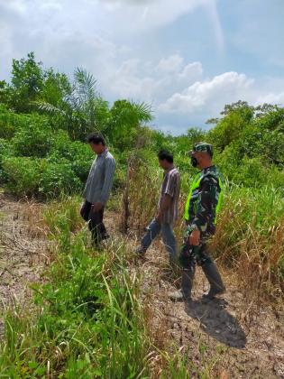 Anggota Danramil 09/Minas Kembali Gelar Patroli Karlahut.
