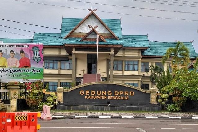 Tanggal 16 September 2019 Mendatang Halaman Gedung DPRD Bengkalis Bakal Dipenuhi Karangan Bunga