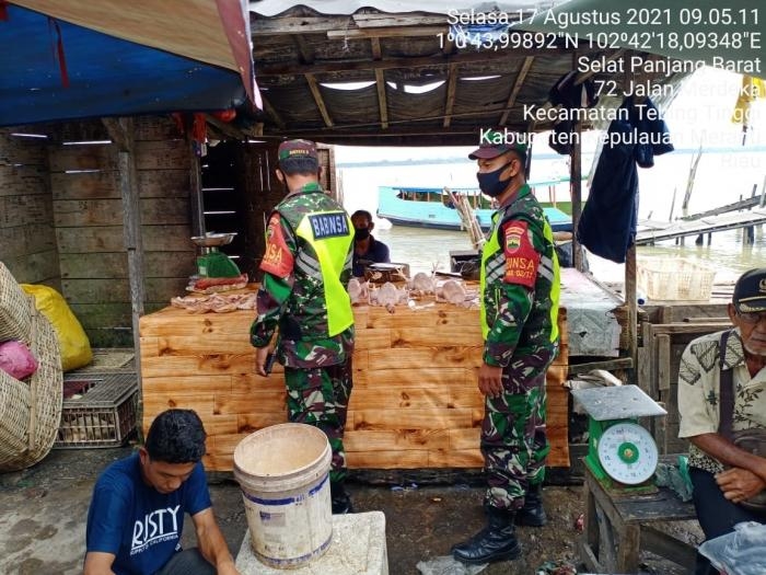 Personil Koramil 02 Tebing Tinggi Bersama Tim Gabungan Gelar Operasi Yustisi di Posko PPKM