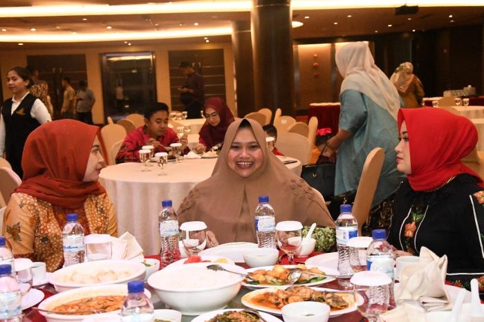 Mendapat Dukungan Emak dan Emak-Emak Kasmarni Semakin Mantap Menuju Bengkalis Satu