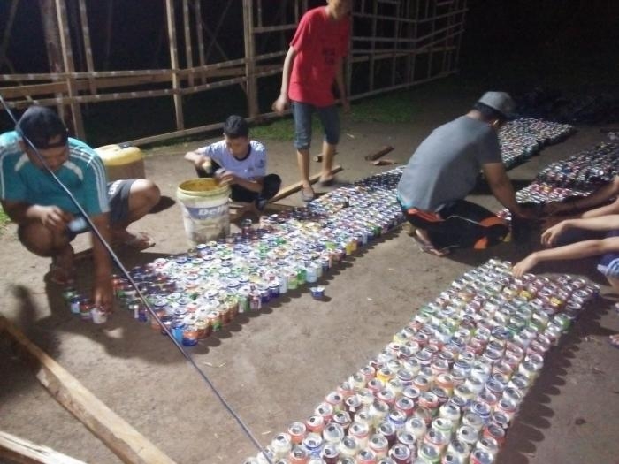 Meriahkan Malam Tujuh Likur Ramadhan, Pemuda Pedekik Siapkan 3700 Kaleng Damar