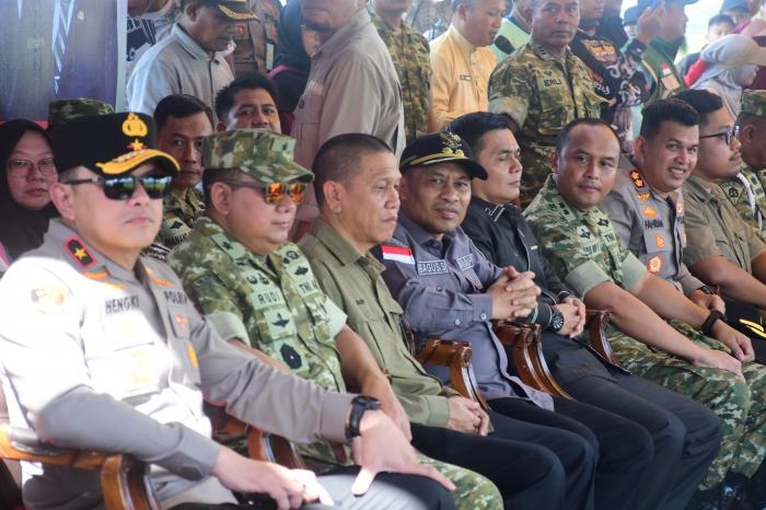 Sinergi Perkuat Ketahanan Pangan, Wabup Bagus Santoso Hadiri Panen Raya TNI di Siak Kecil 