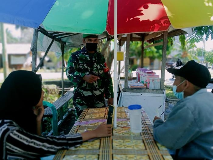 Cegah Covid 19, Sertu Muhajirin Giat Lakukan Operasi Prokes