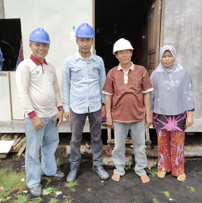 Dosen Polbeng Turun Ke Desa Lakukan Pengabdian Masyarakat Perbaikan Istalisi Listrik