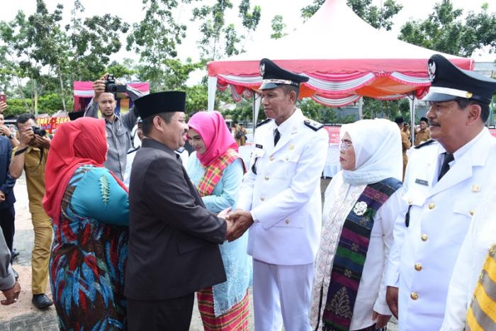 Bupati Bengkalis Lantik Belasan Kades Kecamatan Bengkalis dan Bantan