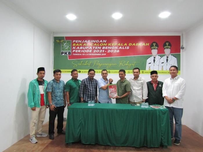 Kasmarni Amril Kembalikan Berkas Balon Bupati Ke PKB Bengkalis