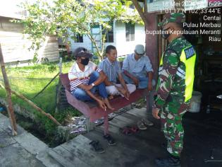 Cegah Covid 19, Babinsa Desa Batang Meranti Serda Erwin Afandi Gelar Sosialisasi Kepada Warga