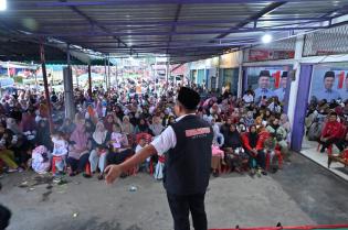 Histeris Sambut Kehadiran Cagubri Abdul Wahid 