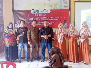 Ardi Safutra Berikan Pelatihan Pemanfaatan Limbah Rumah Tangga di Desa Sejangat