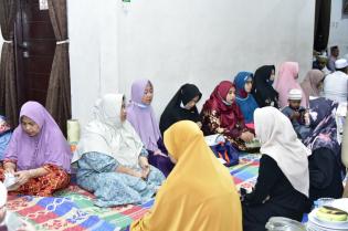 Jelang Pencoblosan, Kasmarni Gelar Doa dan Yasinan Bersama di Kediaman