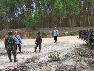 Cegah Kebakaran, Babinsa Desa Tasik Betung Giat Lakukan Patroli Karlahut