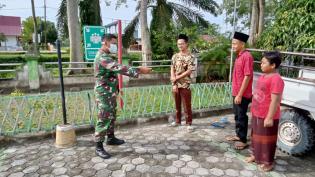 Cegah Covid 19, Sertu Muhajirin Giat Lakukan Operasi Prokes di Kampung Rempak