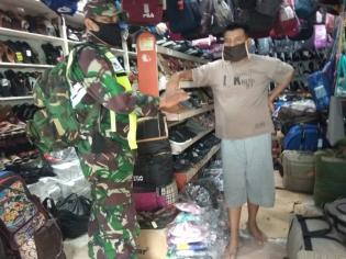 Cegah Covid 19, Personil Koramil 9 Gelar Operasi Bantuan Kemanusiaan