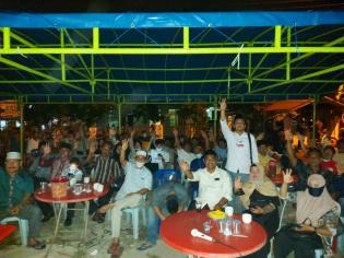 Pendukung KBS Ramaikan Nobar Debat Publik