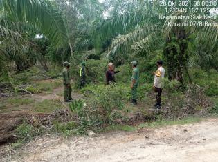 Serda Paryadi Kembali Sosialisasi Bahaya Karlahut Kepada Warga Desa Liang Banir Kecamatan Siak Kecil