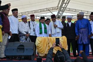Kenapa UAS Ajak Masyarakat Pilih Cagubri Abdul Wahid? Ini Alasan nya