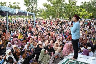 Kampanye Cagubri No Urut 1 Abdul Wahid dan SF Hariyanto