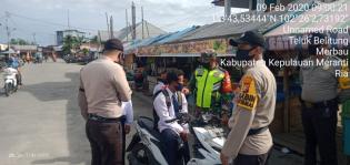 Anggota Koramil 08 Merbau Gelar Patroli Prokes Di Teluk Belitung