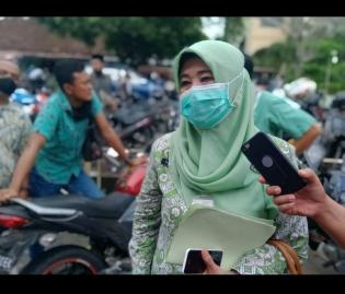 Kabar Gembira Dinsos Bengkalis kembali salurkan BST Tahap II dan III ini penjelasan Martini.