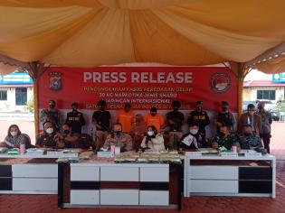 Kapolda Riau Apresiasi Bupati Kasmarni dan Forkopimda Gagalkan Masuk 30 Kg Sabu