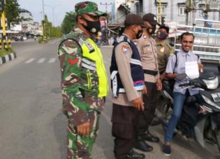 Cegah Covid 19, Babinsa Koramil 09 Minas Gelar Operasi Prokes